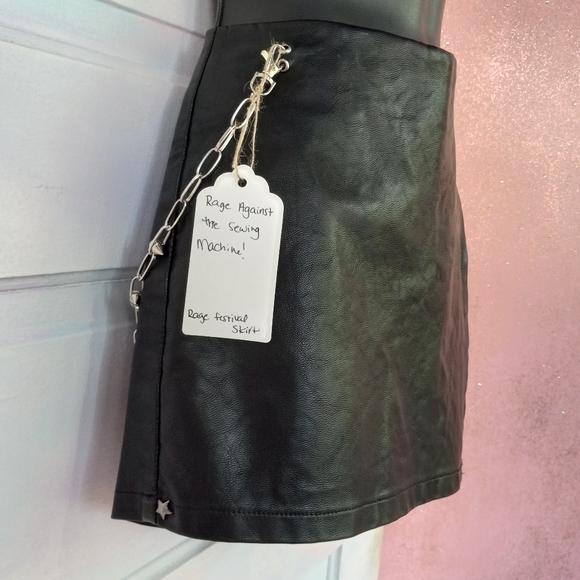 💥Host Pick! Ooak vegan leather spooky Bat Babe custom skort w pocket SOLD @shop - Picture 2 of 13